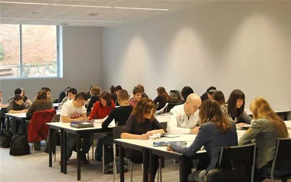 Hotel Agora Bcn. Residencia Universitaria Internacional Apartment Barcelona Spain