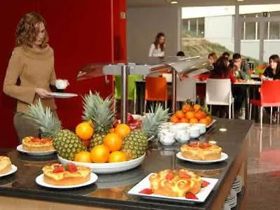 Hotel Agora Bcn. Residencia Universitaria Internacional Apartment Barcelona